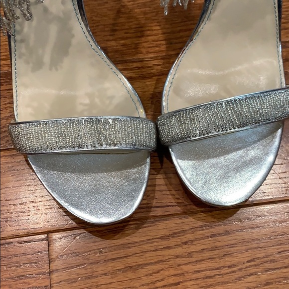 Betsy Johnson Silver Metallic Sandal size 7.5 - Picture 3 of 7